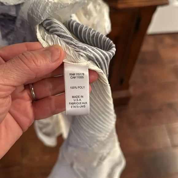 Pretty Cream Komarov dress size Medium - Picture 9 of 10